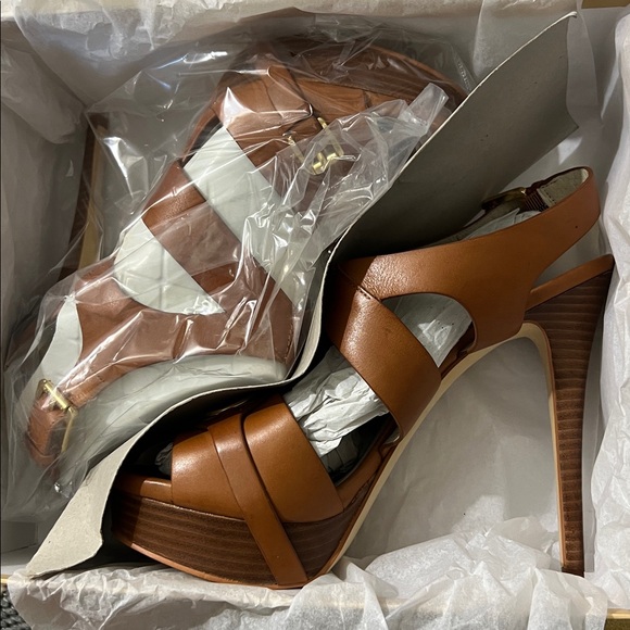 NIB Michael Kors Luggage Candace Platform Sandals - Picture 2 of 16